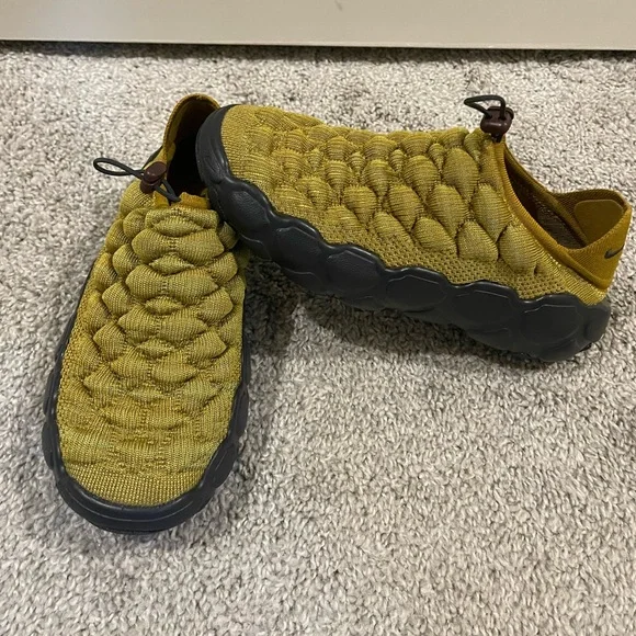 SOLD❗️Nike flyknit haven moss color shoes - Picture 5 of 8